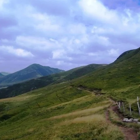 Studio-cabine Avec Balcon Proche Pistes Et Parking - Fr-1-787-113 *